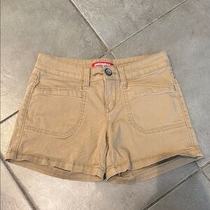 UNIONBAY Women's Cargo Shorts in Tan